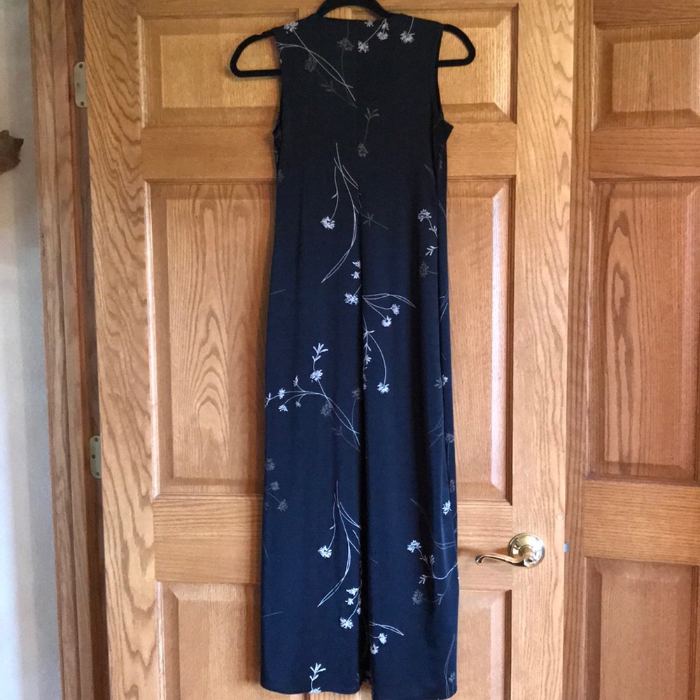 Dress - Picture 6 of 8